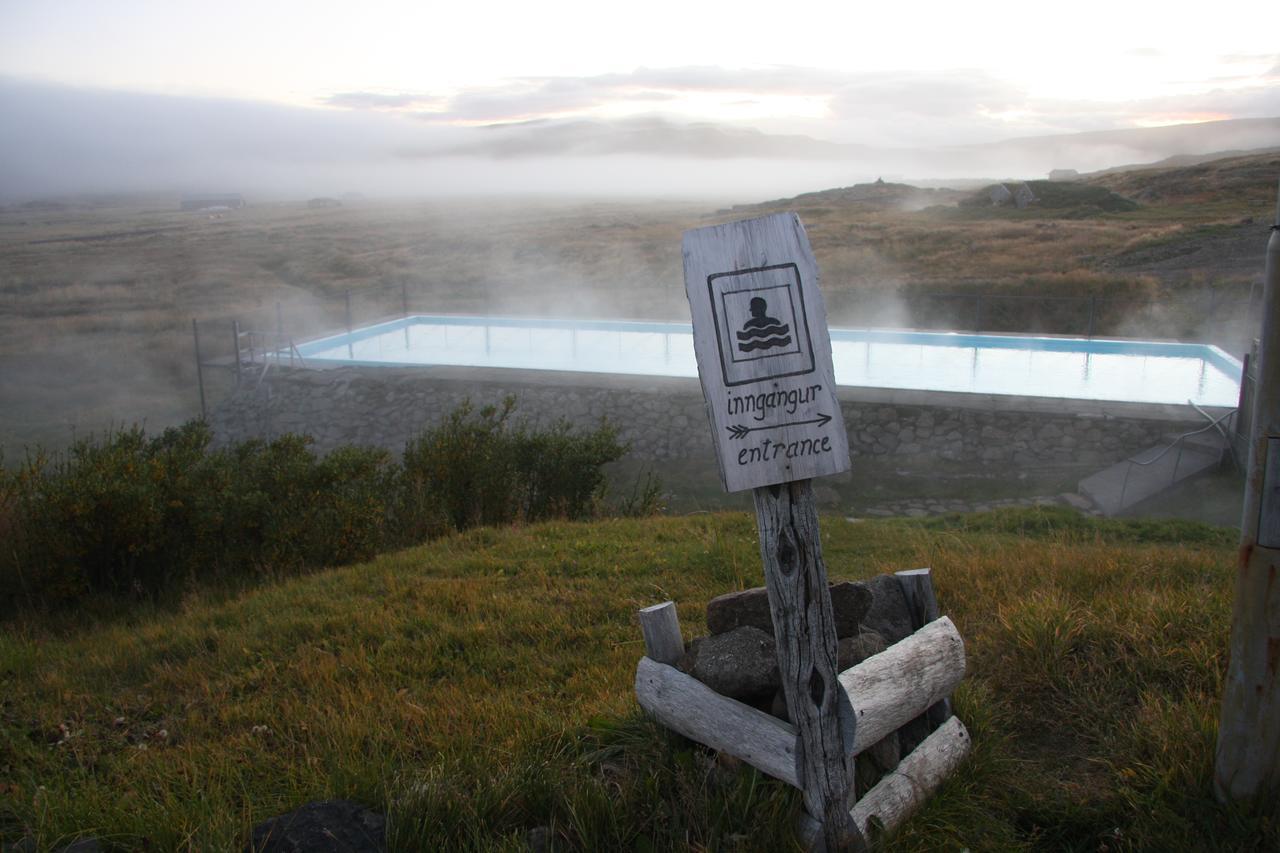 Hotel Laugarholl With Natural Hot Spring โฮลมาวิค ภายนอก รูปภาพ